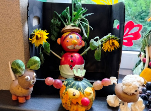 Owocowo-warzywne stworki- wystawa